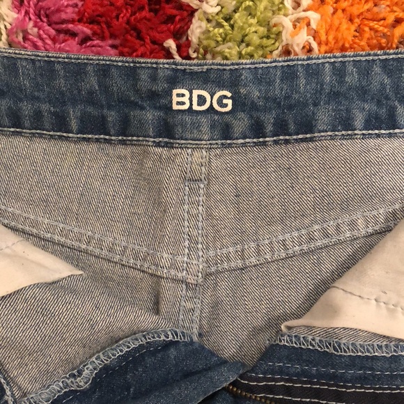 BDG High-Rise Erin denim short, 28 - Picture 4 of 9